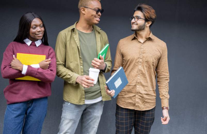 découvrez notre guide complet sur les mutuelles étudiantes : conseils pour choisir la meilleure couverture santé, critères essentiels à considérer et astuces pour optimiser vos dépenses de santé tout au long de vos études.