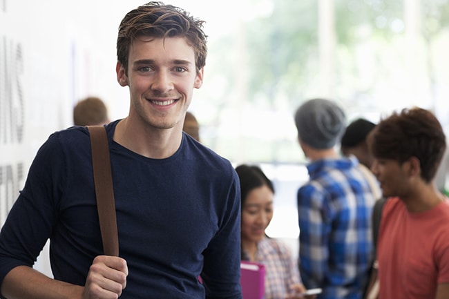 découvrez notre guide complet sur les mutuelles étudiantes ! comparez les offres, trouvez la couverture santé adaptée à vos besoins et bénéficiez de conseils pratiques pour choisir la meilleure mutuelle pour votre vie étudiante.