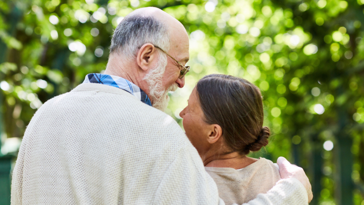 découvrez les meilleures mutuelles seniors adaptées à vos besoins. protégez votre santé tout en bénéficiant de garanties complètes, d'un service personnalisé et d'un accompagnement sur mesure.